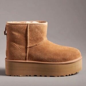 UGG Women's Classic Mini Platform Size 7